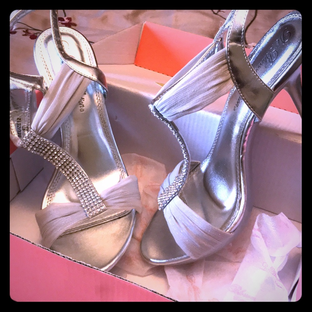 Silver rhinestone evening sandals NW